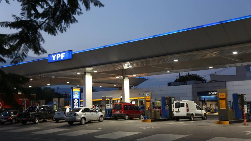 Volvió a subir la nafta: a cuánto se dispara el precio del combustible en Tucumán