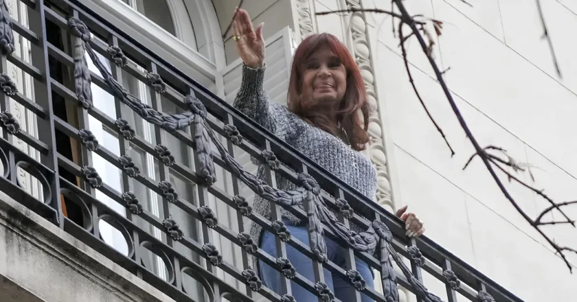 La Justicia ratifica medidas cautelares para Cristina Kirchner: tobillera electrónica y régimen de visitas