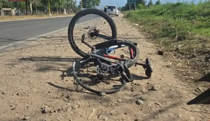 Accidente en Alberdi: camioneta chocó a una ciclista en la ruta 308