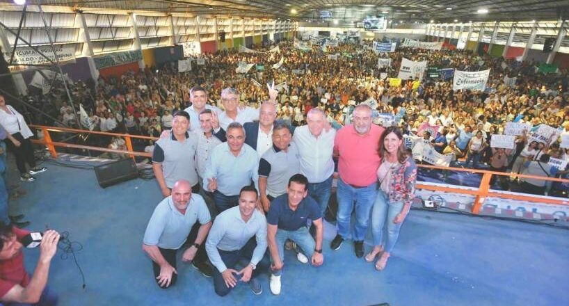 «¡Más de 10 mil personas!»: Jaldo encabezó un multitudinario acto de ATSA y recibió el respaldo al Frente Tucumán Primero