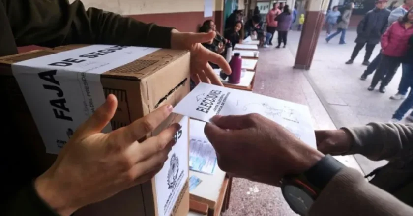 La Junta Electoral oficializó el diseño de la boleta única en Tucumán