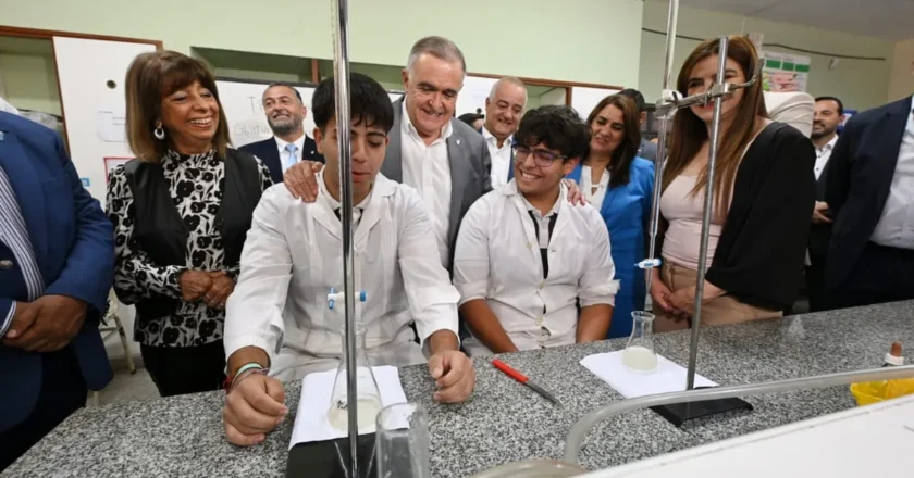 Jaldo visitó la Escuela Técnica N°2 Lomas de Tafí