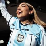 María Becerra cantará el himno argentino en la final del Mundial