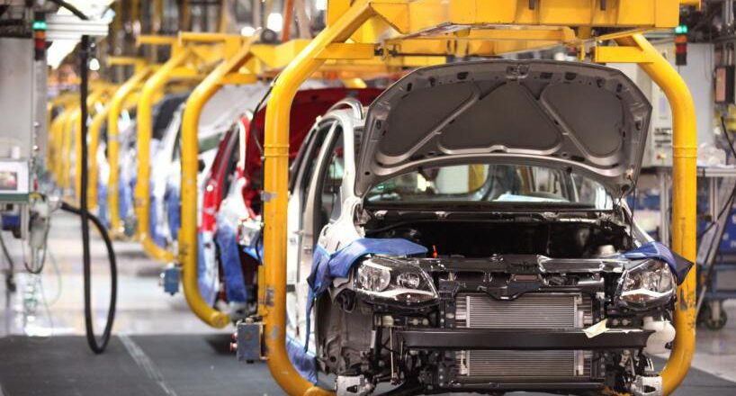 La industria automotriz argentina en caída libre: el sector se hundió un 18,3% en el primer semestre