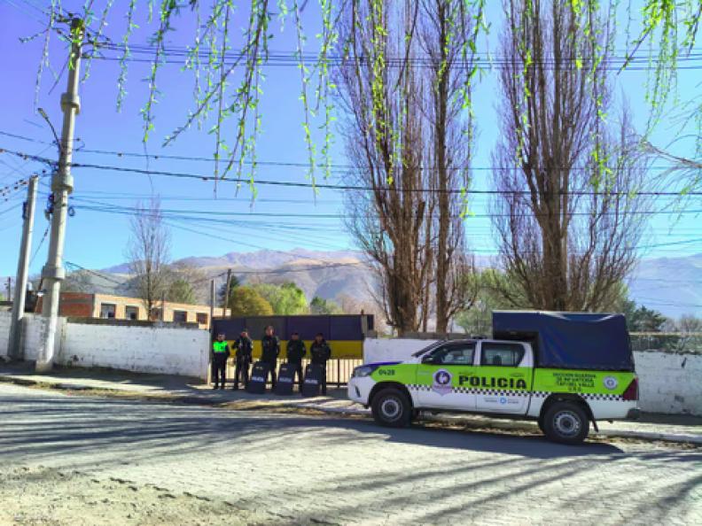 El Mollar: hallan muerto a un joven atascado en el ventiluz de un club