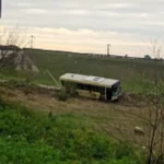 Un chofer de colectivo recibió una puñalada en un intento de robo