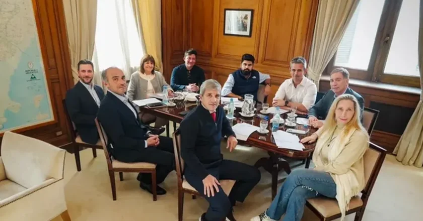 El Gobierno reúne otra vez a la mesa política para reactivar la agenda legislativa