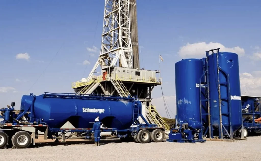 Tres gigantes petroleros se bajan de proyectos de hidrocarburos en Malvinas