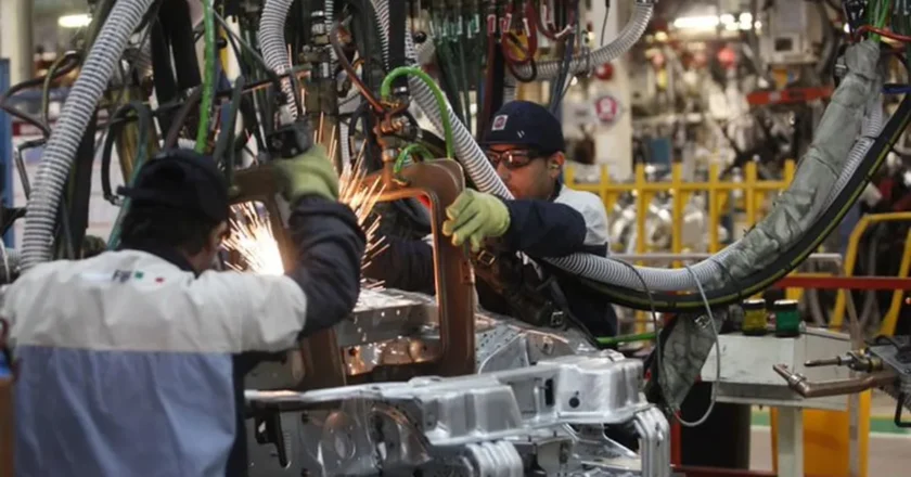 La industria y la construcción sufrieron una fuerte caída en julio