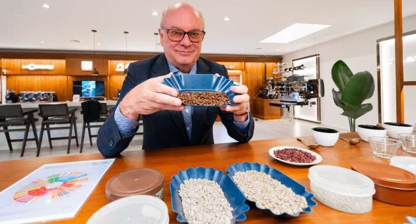 Martín Cabrales: «La primera cosecha de café en Tucumán va a sorprender por la calidad»